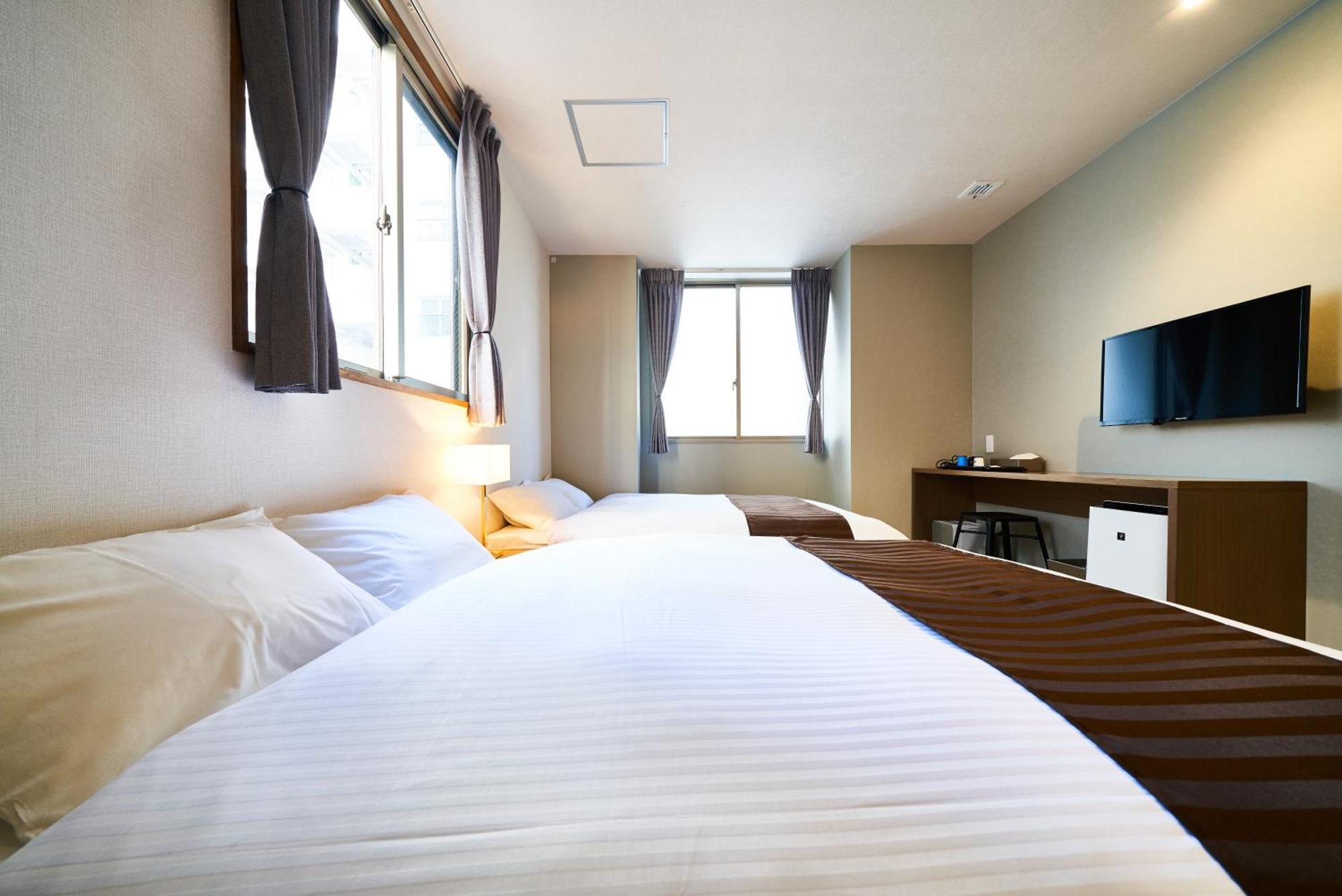 &And Hostel Shinsaibashi East أوساكا الغرفة الصورة