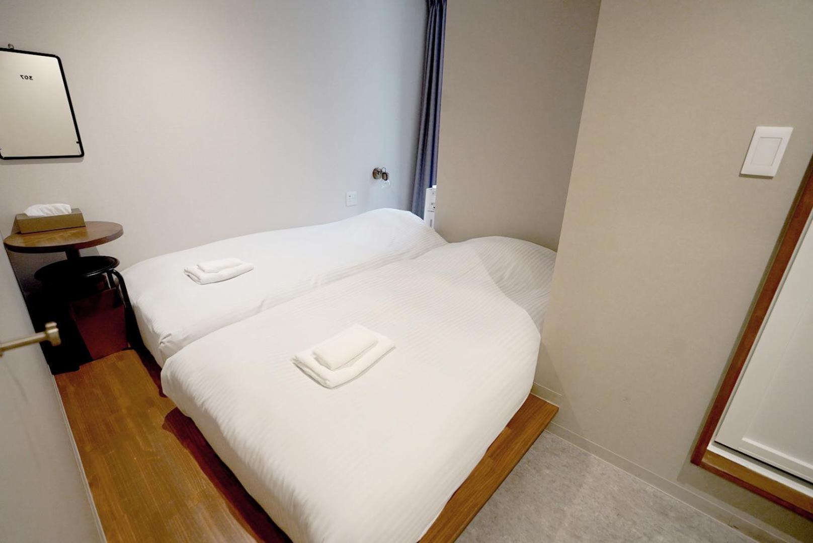 &And Hostel Shinsaibashi East أوساكا الغرفة الصورة