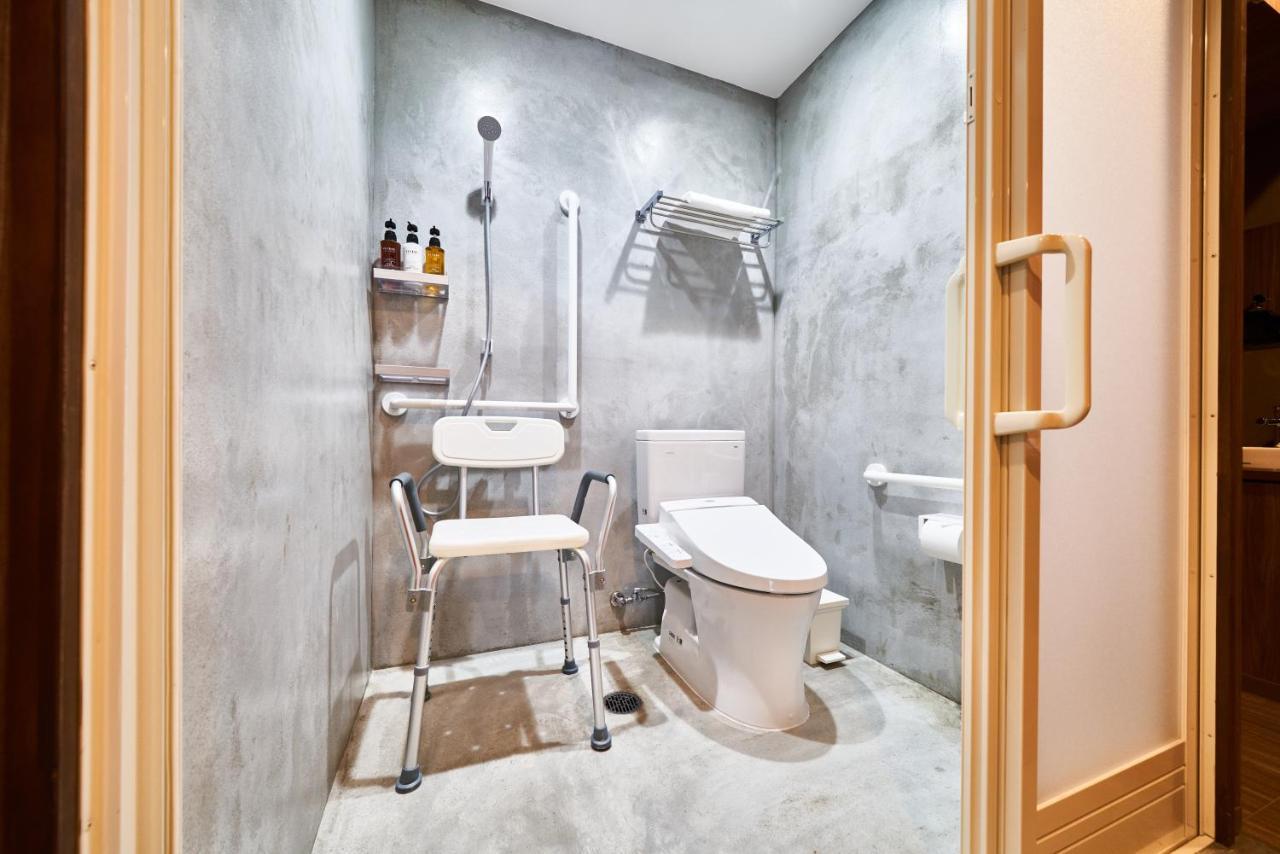 &And Hostel Shinsaibashi East أوساكا المظهر الخارجي الصورة